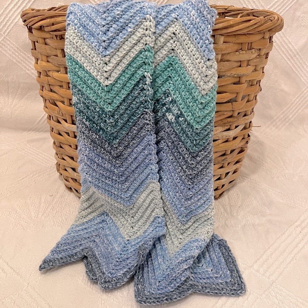 ❤️ Grandma’s Crochet Throw/Baby Blanket, Bright Blue/Teal in Chevron Pattern